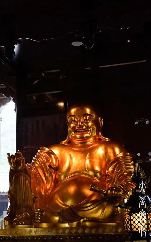 乐山大佛(胡卓然 摄)▽乐山大佛为弥勒佛坐像,通高71米,是中国最大的