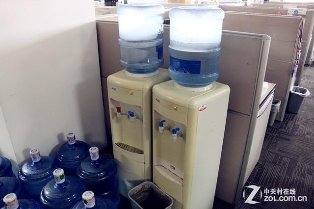 这水有毒亲测办公室饮水机到底多脏