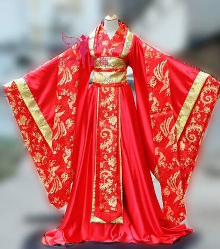 大红色的嫁衣,今生我只愿意为你穿,以最传统的中国式!
