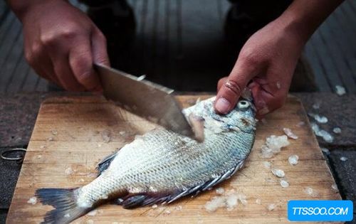 杀鱼的正确方法最快是什么?许多人喜欢吃鱼而不想杀鱼