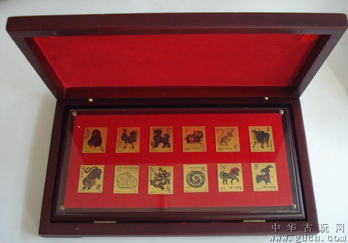 首页 店铺交易 收藏杂项 12生肖邮票镀金工艺品,世纪珍藏,木盒,很精致