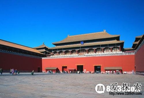 故宫又叫紫禁城受传统文化的影响,整座皇城也是按照