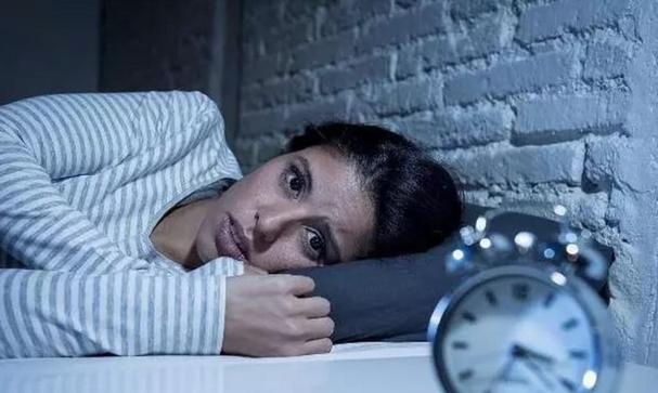高考前焦虑睡不着觉怎么办?学会这3个方法,让你睡得好,更精神