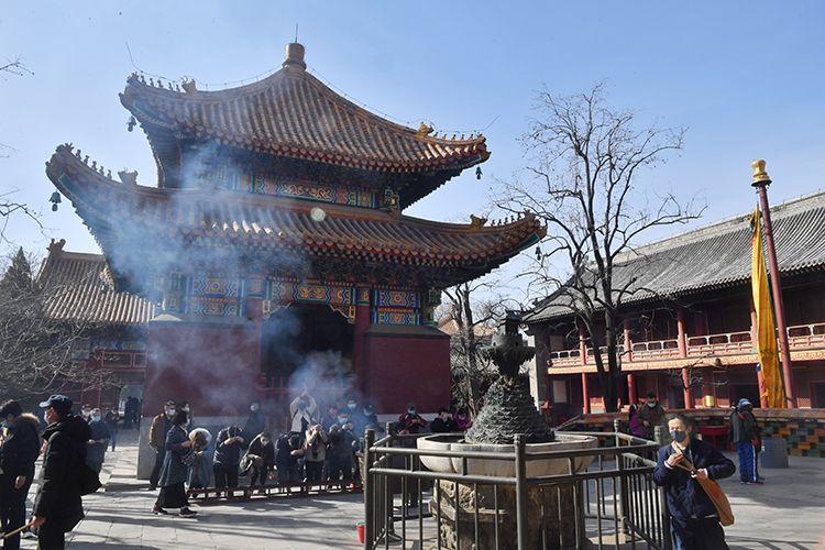 北京雍和宫恢复开放每日限额4万人