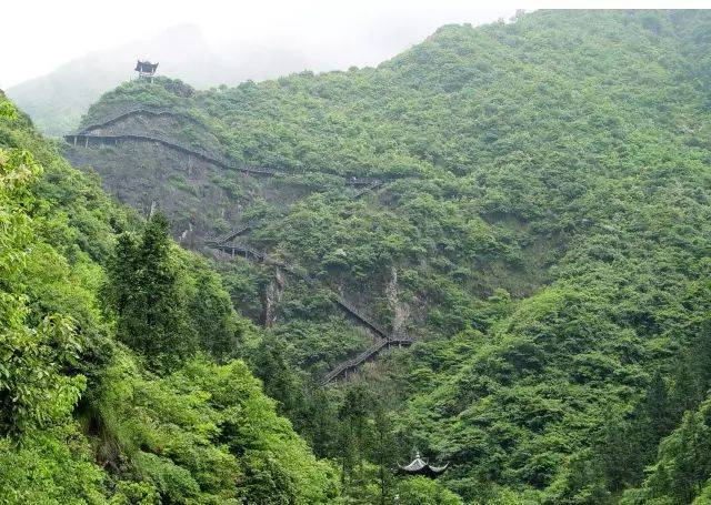 5℃, 紫微山国家森林公园坐落在衢州市衢江区南部的黄坛口乡,举村乡
