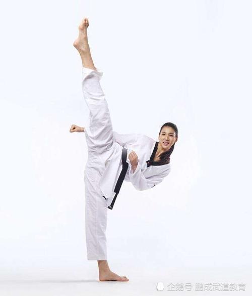 跆拳道的基本功及步法练习