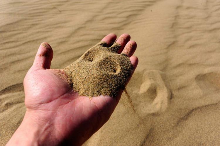 供应 天然河沙细黄沙子多肉配土沙土鱼缸底沙子