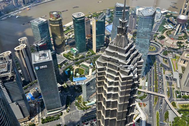 英国游客看到上海金茂大厦建筑网友这是中国人的杰作
