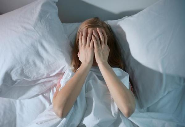 失眠多半是这两个原因引起的3个方法或许能缓解