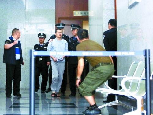 深圳警察设局杀人案回顾长期劳碌渴望升职图