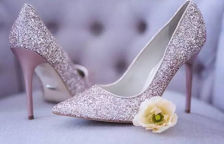 十二星座专属的公主水晶鞋,双鱼座的镶满钻石,射手座的高贵!