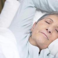 为什么老人睡眠质量差 怎么提高老人的睡眠质量 老人失眠怎么办