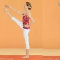 瑜伽单腿站立腿上提髋部摆正重要还是抬高脚重要
