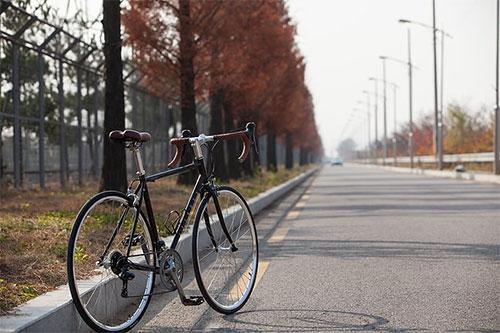 如果梦到自行车,表示你积极进取,心态平和的态度.2.