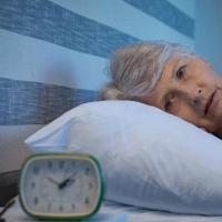 当心父母的睡眠方式,因为这项研究刚刚建立了失眠与老年人抑郁之间的