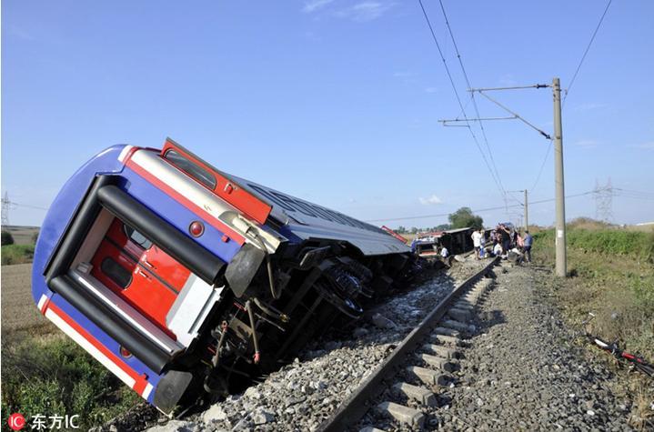 土耳其发生火车出轨事故 10人死亡73人受伤