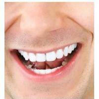 男人牙齿有缝隙面相