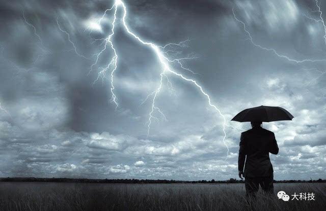 狂风暴雨的天气可以在一定程度上改善人的心情,缓解抑郁症状.