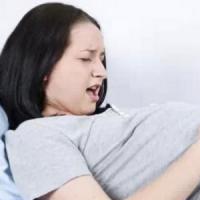孕妇肚子疼 孕期不同原因不同   很多孕妇在怀孕的时候肚子疼,但是在